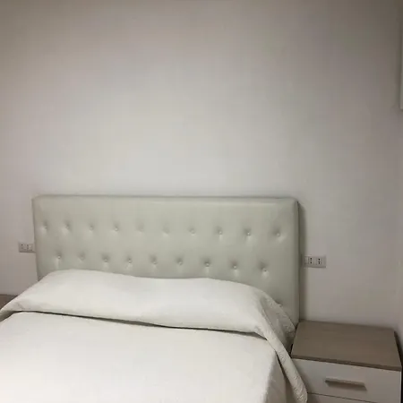Arenada Apartment And Rooms Sud *