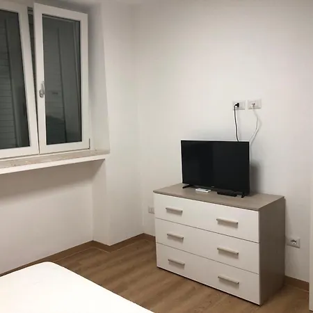 Arenada Apartment And Rooms Sud *